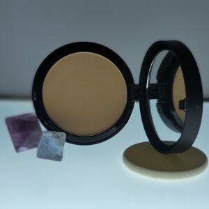 Bare Pro Minerals Foundation Cashmere Compact in Beige with Black Case